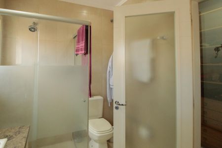 Casa à venda com 300m², 3 quartos e 4 vagasBanheiro da Suíte 3