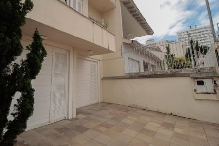 Casa à venda com 300m², 3 quartos e 4 vagasFachada
