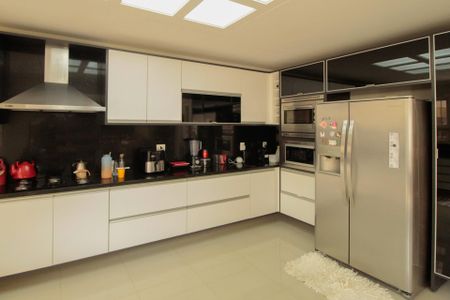 Casa à venda com 300m², 3 quartos e 4 vagasCozinha