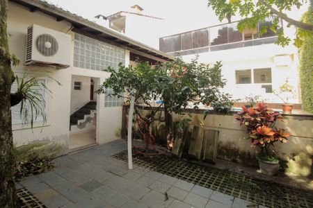 Casa à venda com 300m², 3 quartos e 4 vagasÁrea Externa