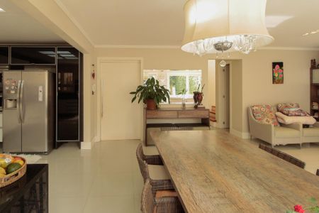 Casa à venda com 300m², 3 quartos e 4 vagasCozinha