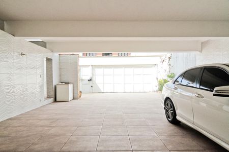 Casa à venda com 160m², 3 quartos e 8 vagasGaragem