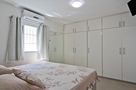 Casa à venda com 160m², 3 quartos e 8 vagasSuíte 3