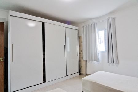 Casa à venda com 160m², 3 quartos e 8 vagasSuíte 2