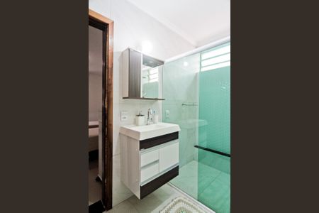 Casa à venda com 160m², 3 quartos e 8 vagasBanheiro da Suíte 2