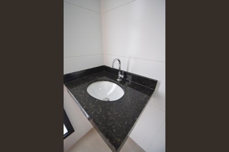 Apartamento à venda com 100m², 2 quartos e 2 vagas Apartamento à venda com 100m², 2 quartos e 2 vagasBanheiro da Suíte 1