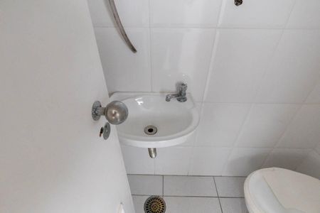 Apartamento à venda com 83m², 3 quartos e 2 vagas Apartamento à venda com 83m², 3 quartos e 2 vagasBanheiro de Serviço