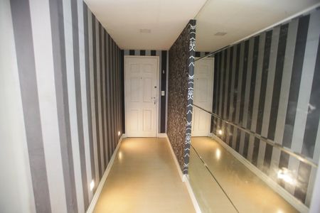 Apartamento para alugar com 169m², 3 quartos e 1 vaga Apartamento para alugar com 169m², 3 quartos e 1 vagaCorredor de Entrada