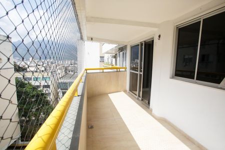 Apartamento para alugar com 169m², 3 quartos e 1 vaga Apartamento para alugar com 169m², 3 quartos e 1 vagaVaranda da Sala