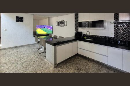 Casa à venda com 375m², 6 quartos e 8 vagasCozinha 1