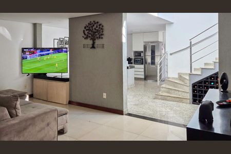 Casa à venda com 375m², 6 quartos e 8 vagasSala 1