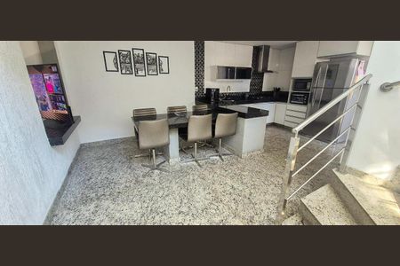 Casa à venda com 375m², 6 quartos e 8 vagasCozinha 1