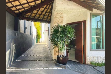 Casa à venda com 375m², 6 quartos e 8 vagasQuintal