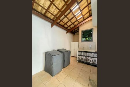 Casa à venda com 375m², 6 quartos e 8 vagasÁrea de Serviço