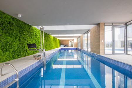 Apartamento para alugar com 123m², 3 quartos e 2 vagas Apartamento para alugar com 123m², 3 quartos e 2 vagasÁrea comum - Piscina Coberta