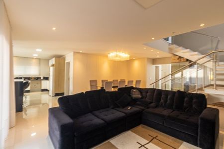 Casa de condomínio para alugar com 320m², 3 quartos e 4 vagasSala