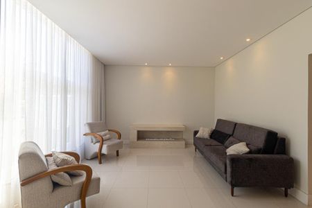 Casa de condomínio para alugar com 320m², 3 quartos e 4 vagasSala