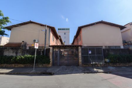 Casa de condomínio à venda com 124m², 3 quartos e 1 vagaFachada