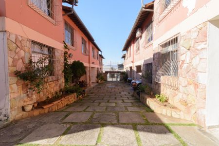 Casa de condomínio à venda com 124m², 3 quartos e 1 vagaFachada interna