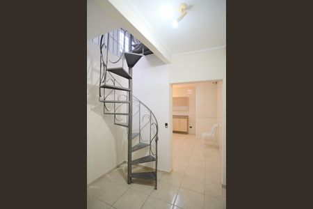 Casa para alugar com 250m², 5 quartos e 1 vagaHall