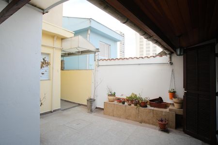 Casa para alugar com 250m², 5 quartos e 1 vagaQuintal