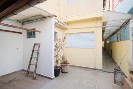 Casa para alugar com 250m², 5 quartos e 1 vagaQuintal