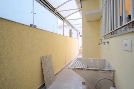 Casa para alugar com 250m², 5 quartos e 1 vagaÁrea de Serviço