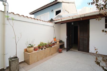 Casa para alugar com 250m², 5 quartos e 1 vagaQuintal