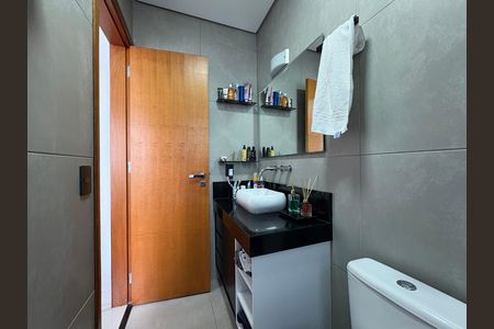 Apartamento à venda com 122m², 2 quartos e 2 vagas Apartamento à venda com 122m², 2 quartos e 2 vagasBanheiro da Suíte