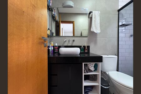 Apartamento à venda com 122m², 2 quartos e 2 vagas Apartamento à venda com 122m², 2 quartos e 2 vagasBanheiro da Suíte
