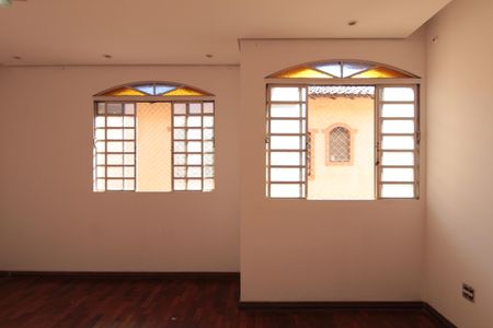 Sala de apartamento para alugar com 3 quartos, 82m² em Dona Clara, Belo Horizonte