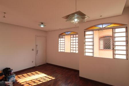 Sala de apartamento para alugar com 3 quartos, 82m² em Dona Clara, Belo Horizonte