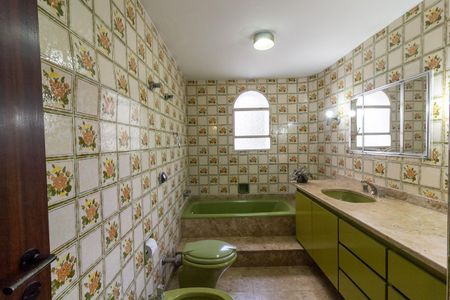 Apartamento à venda com 265m², 4 quartos e 2 vagasBanheiro da Suíte 1