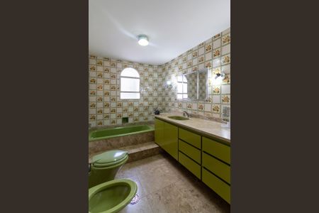 Apartamento à venda com 265m², 4 quartos e 2 vagasBanheiro da Suíte 1