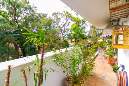 Apartamento à venda com 265m², 4 quartos e 2 vagasVaranda