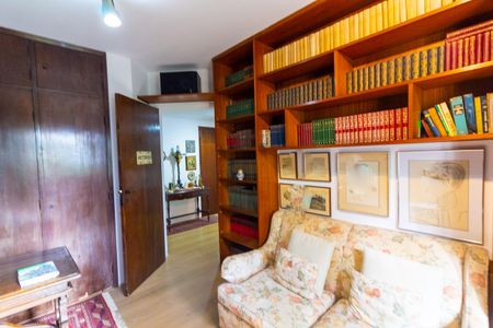 Apartamento à venda com 265m², 4 quartos e 2 vagasQuarto 2