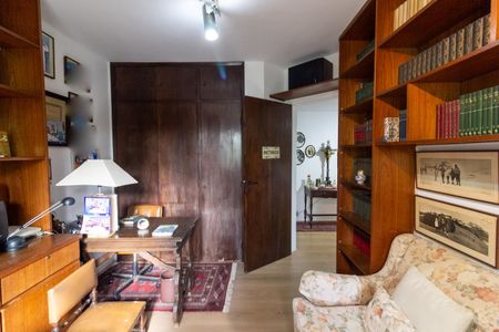 Apartamento à venda com 265m², 4 quartos e 2 vagasQuarto 2