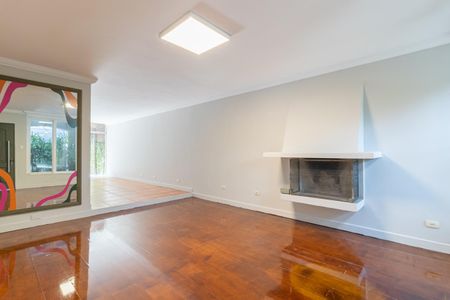 Casa para alugar com 179m², 3 quartos e 3 vagas Casa para alugar com 179m², 3 quartos e 3 vagasSala