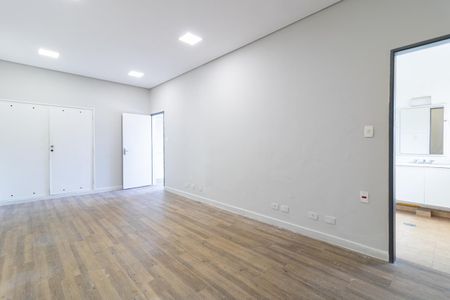 Casa para alugar com 179m², 3 quartos e 3 vagas Casa para alugar com 179m², 3 quartos e 3 vagasSuíte