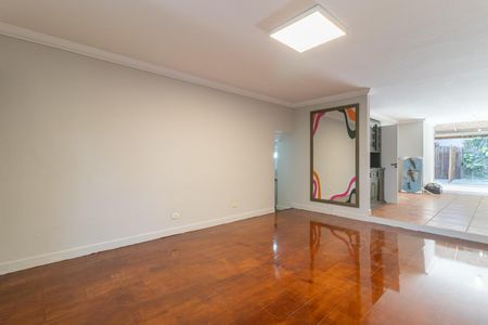 Casa para alugar com 179m², 3 quartos e 3 vagas Casa para alugar com 179m², 3 quartos e 3 vagasSala