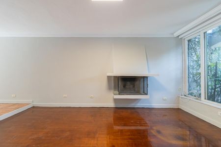 Casa para alugar com 179m², 3 quartos e 3 vagas Casa para alugar com 179m², 3 quartos e 3 vagasSala