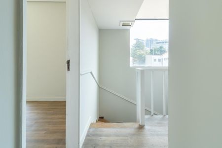Casa para alugar com 179m², 3 quartos e 3 vagas Casa para alugar com 179m², 3 quartos e 3 vagasCorredor