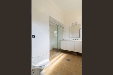 Casa para alugar com 179m², 3 quartos e 3 vagas Casa para alugar com 179m², 3 quartos e 3 vagasBanheiro da Suíte