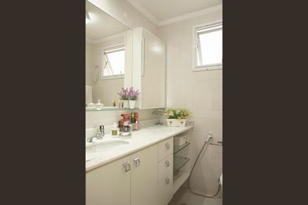 Apartamento à venda com 80m², 2 quartos e 2 vagasBanheiro da Suíte