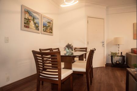 Apartamento à venda com 80m², 2 quartos e 2 vagasSala