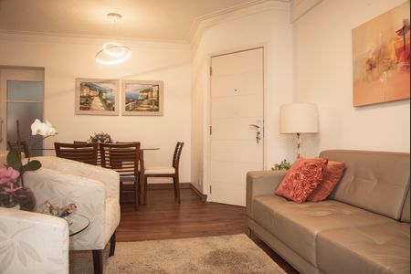 Apartamento à venda com 80m², 2 quartos e 2 vagasSala