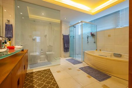 Apartamento à venda com 367m², 3 quartos e 2 vagasBanheiro da Suíte 1