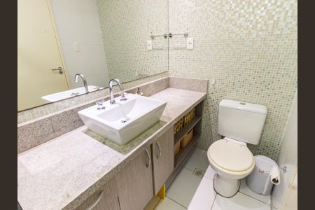 Apartamento à venda com 59m², 2 quartos e 1 vaga Apartamento à venda com 59m², 2 quartos e 1 vagaBanheiro