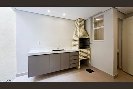 Apartamento à venda com 220m², 4 quartos e 2 vagas Apartamento à venda com 220m², 4 quartos e 2 vagasChurrasqueira