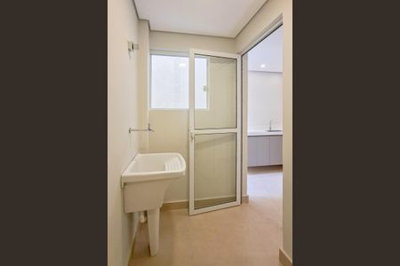 Apartamento à venda com 220m², 4 quartos e 2 vagas Apartamento à venda com 220m², 4 quartos e 2 vagasÁrea de Serviço